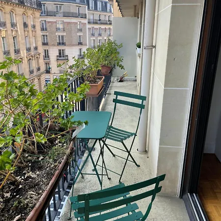 Proche Tour Eiffel *